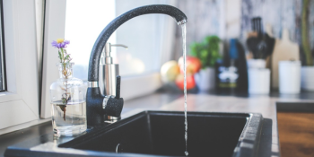 Baños y cocinas